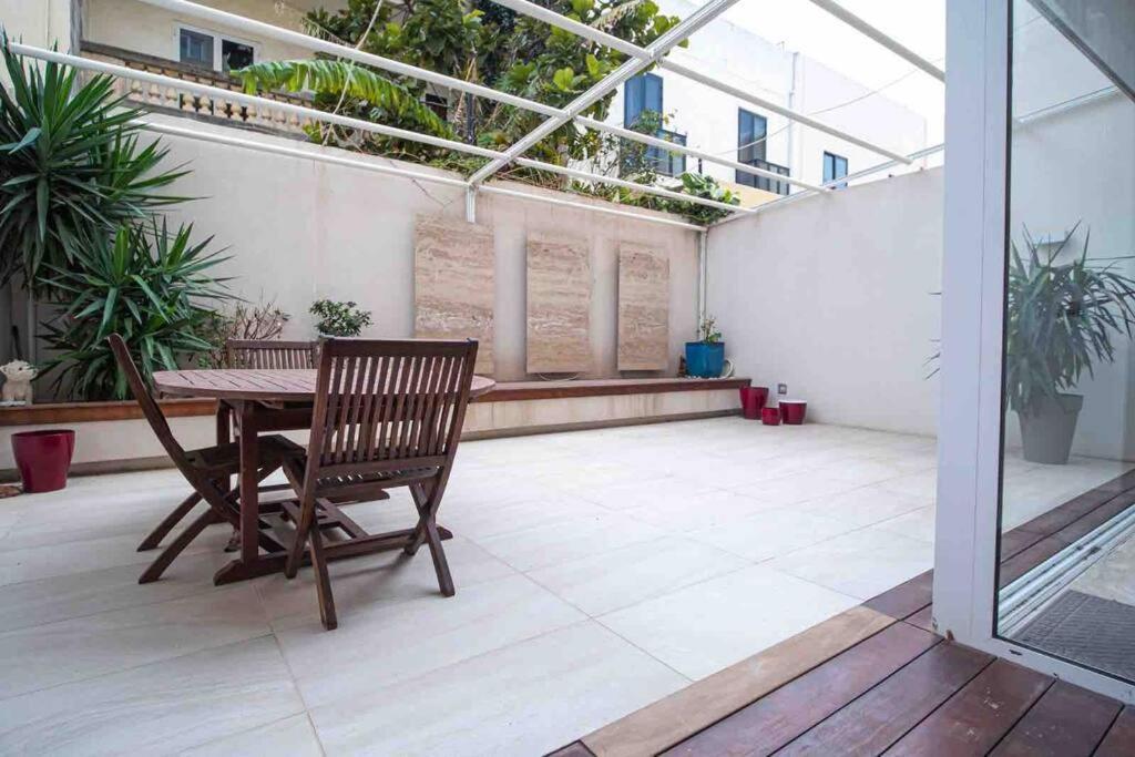 Pembroke St Julians Luxury, Comfort, Location Екстер'єр фото