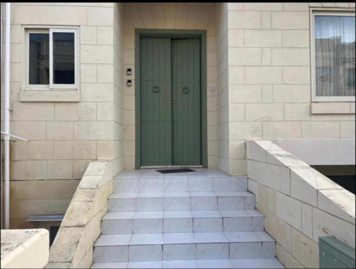 Pembroke St Julians Luxury, Comfort, Location Екстер'єр фото